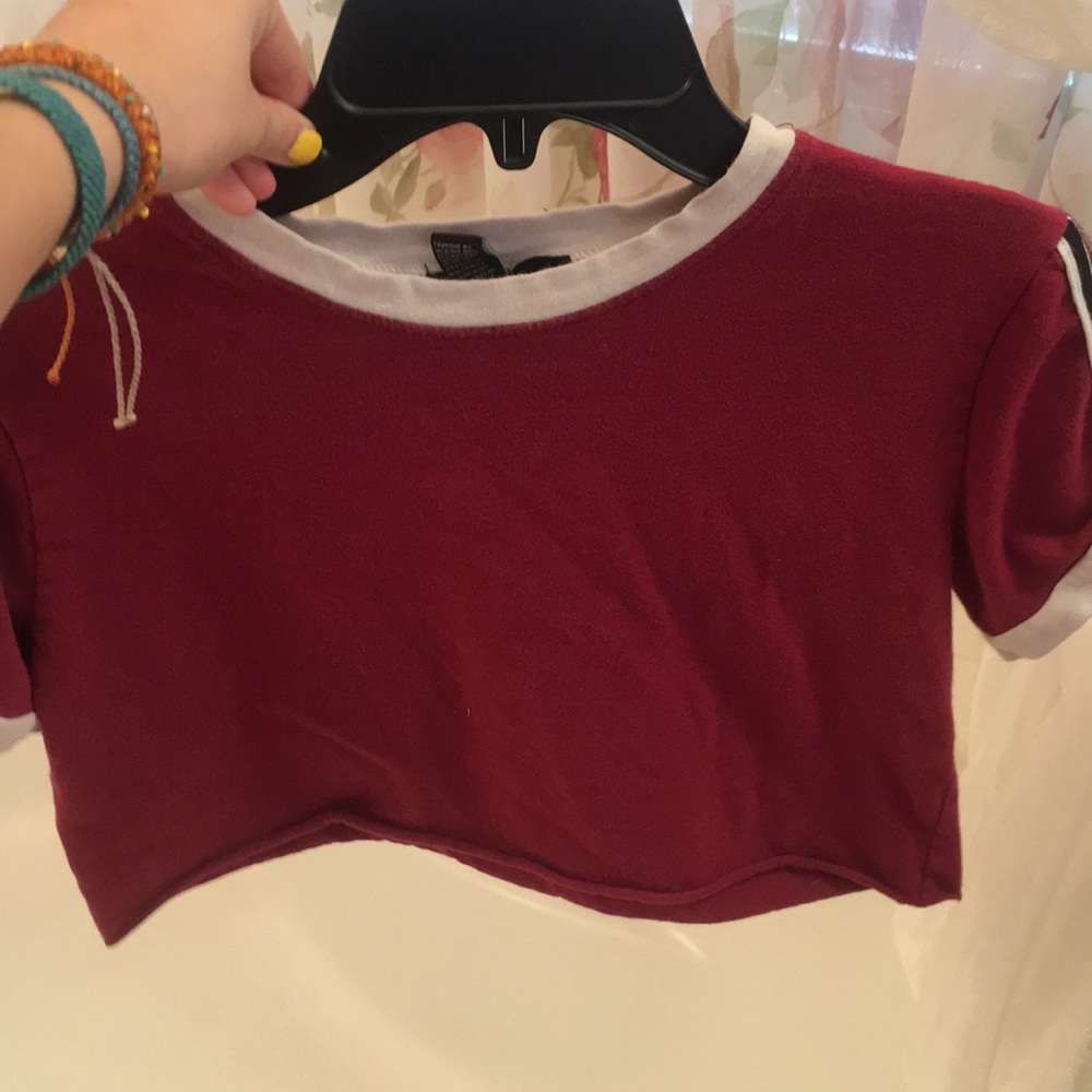 Burgundy cropped tee shirt